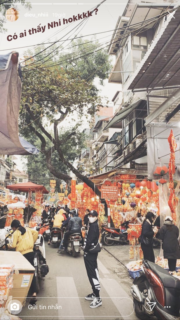 Diệu Nhi đăng ảnh đi mua sắm trên đường phố Hà Nội những ngày giáp Tết.    