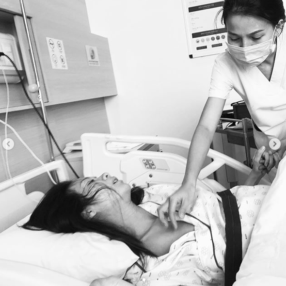Những khoảnh khắc vượt cạn được Suboi hạnh phúc chia sẻ trên Instagram cá nhân.