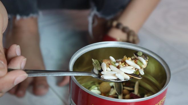 Thức ăn của chuột hamster là các loại hạt, ngũ cốc, nước lọc nên không sẽ không bị mắc các bệnh truyền nhiễm nguy hiểm