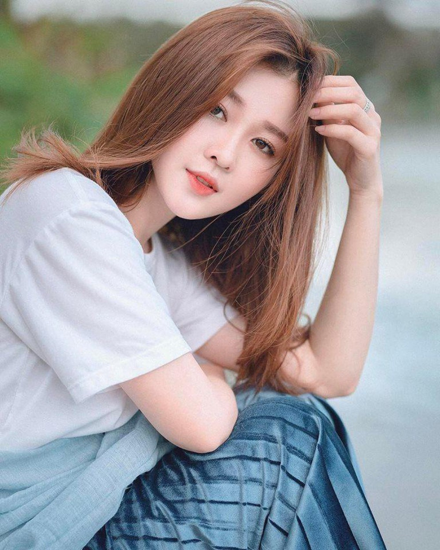 Ribi Sachi từng là 1 hotgirl mạng và cô càng ngàng càng chứng tỏ tài năng khi là 1 trong những thành viên 