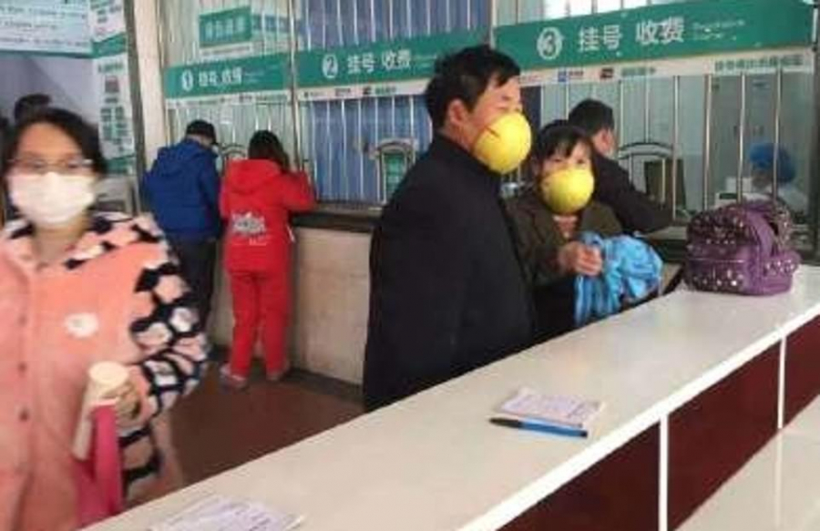 Nhiều người còn sử dụng vỏ hoa quả để làm khẩu trang.