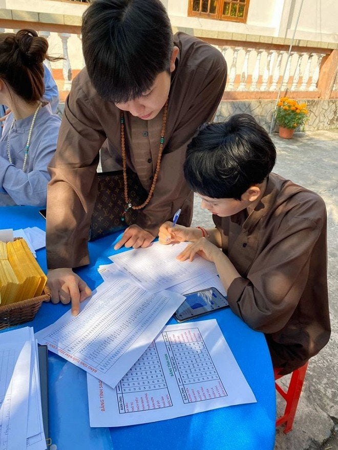 hien-ho-anh-duc-04
