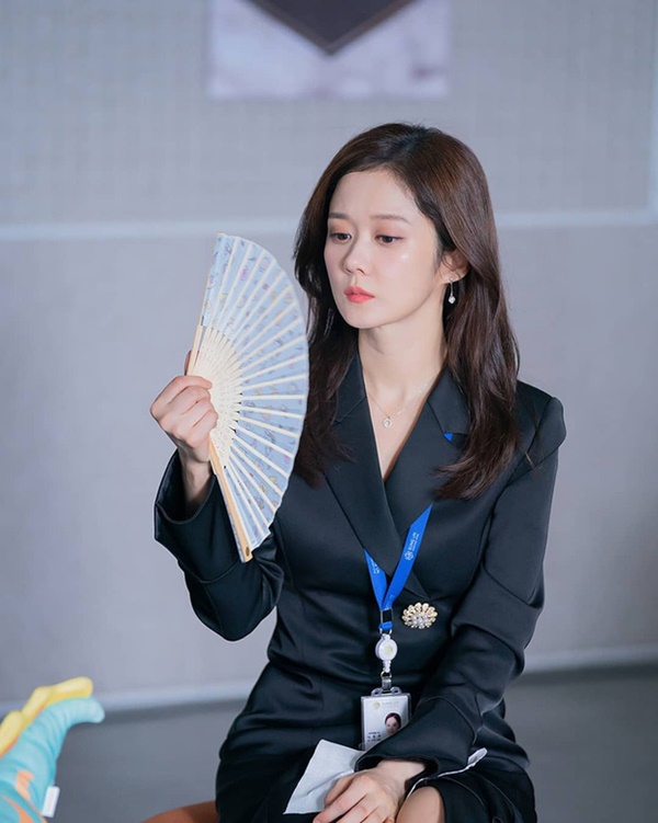 Hình ảnh mới nhất của Jang Nara trong bộ phim bom tấn VIP