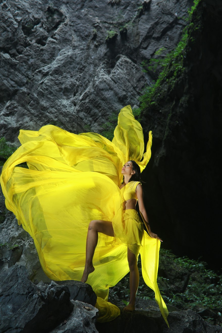bi-antifan-che-lam-mau-khi-mac-ao-dai-va-trang-phuc-e-de-chup-anh-trong-son-doong-hhen-nie-len-tieng-dap-tra-07f4e3
