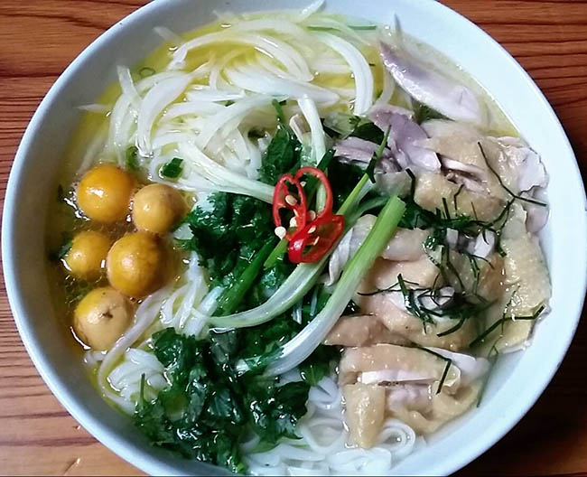 Làm phở gà ngon tại nhà