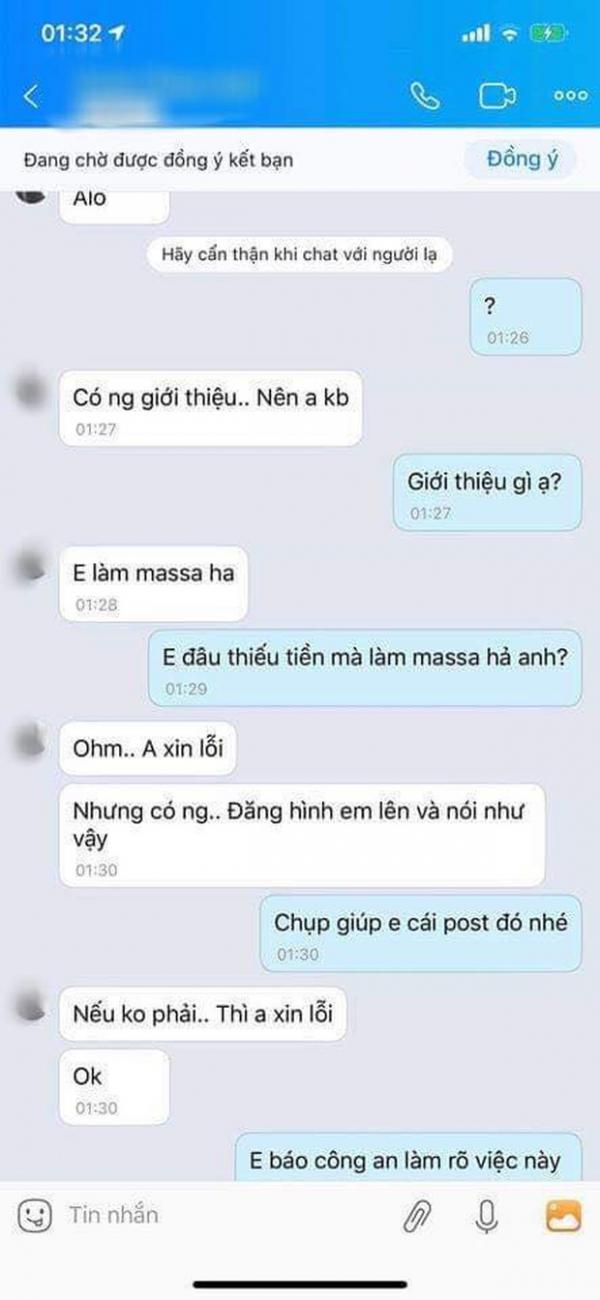Cô gái bị số điện thoại lạ nhắn tin.