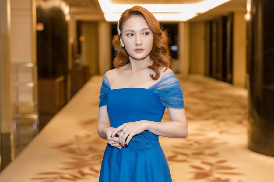 Bảo Thanh nhìn như nàng tiểu thư ngọt ngào với màu son nude