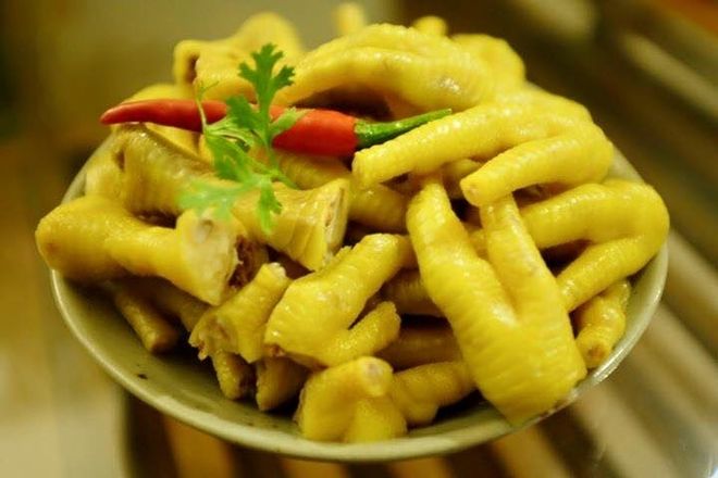 Cách luộc chân gà thơm ngon giòn sần sật
