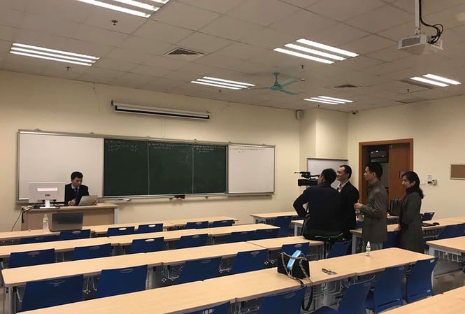 Một số trường bố trí hình thức học trực tuyến cho Mừng SHBET phiên bản mới 2025 trong thời gian nghỉ phòng dịch Covid-19.
