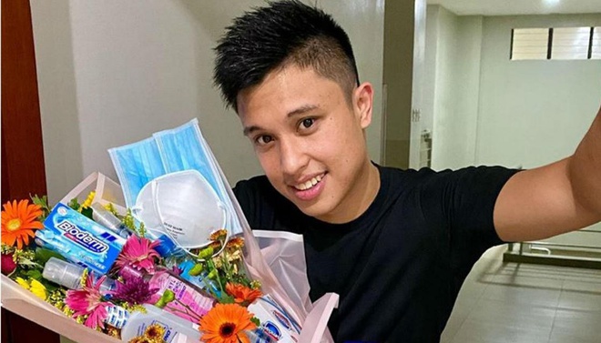 Rigel Thomas, sống tại Cebu (Philippines) nghĩ ra một món quà Valentine độc đáo trong bối cảnh dịch viêm phổi cấp do chủng mới của virus corona (Covid-19) bùng phát.