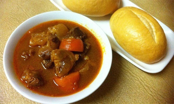 Cách nấu thịt bò sốt vang chuẩn vị