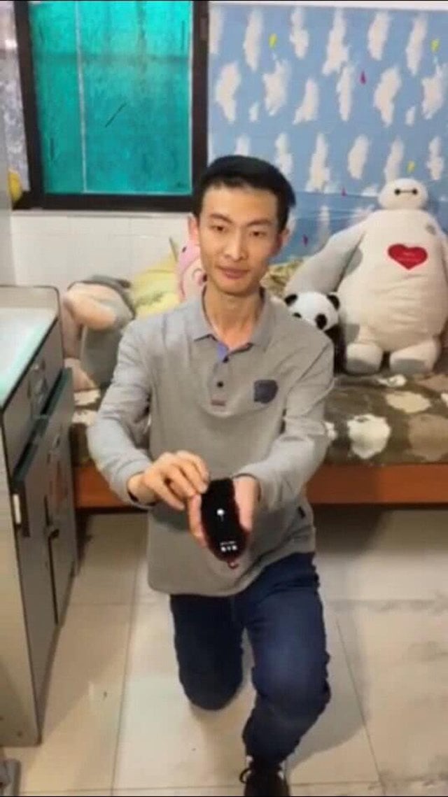 Chú rể Liu Lei.
