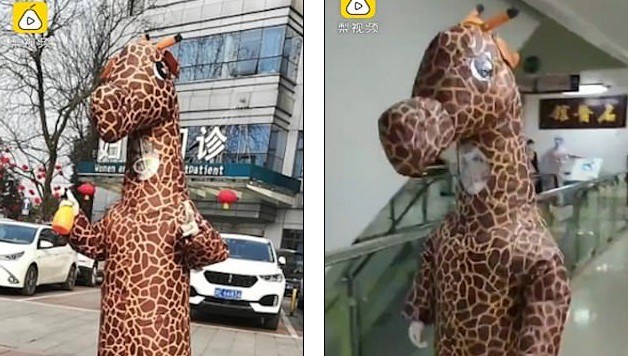 Cô gái Trung Quốc mang bộ đồ hưou cao cổ để đến bệnh viện.