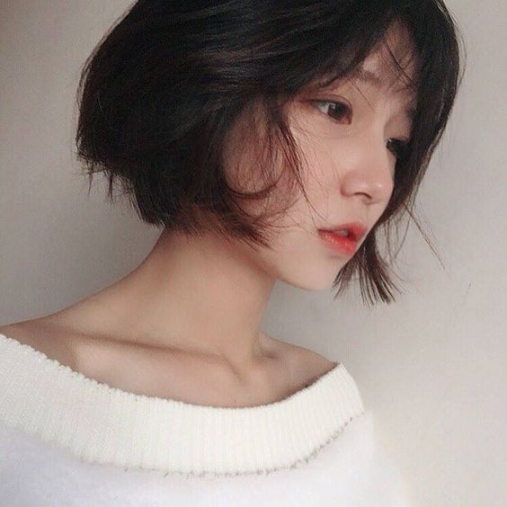 Kiểu đầu ngắn bob duỗi phồng thời thượng