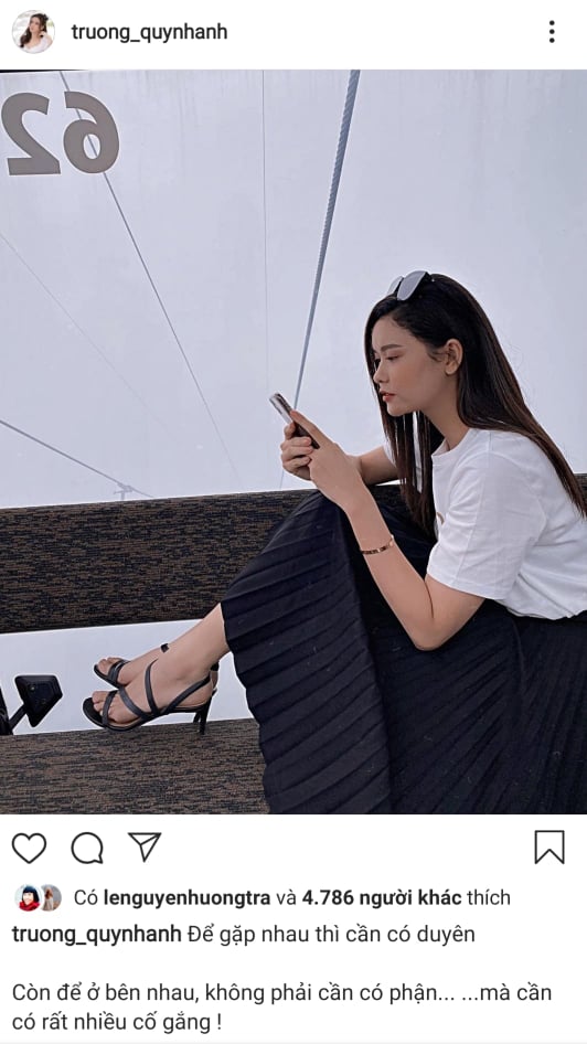 Mới đây, Trương Quỳnh Anh bất ngờ có động thái trên mạng xã hội giữa nghi vấn chồng cũ - Tim muốn tái hợp. Nữ diễn viên đưa ra triết lý về duyên phận, đồng thời nói đến việc chung sống lâu dài giữa hai người trong tình yêu. Chuyện tình hợp tan nhiều lần giữa Tim và Trương Quỳnh Anh khiến dân mạng bị xoay vòng suốt thời gian qua. Nhiều người bày tỏ hy vọng cặp đôi sẽ sớm lên tiếng về việc nối lại tình xưa hay đã thật sự chấm dứt sau lá đơn ly hôn.
