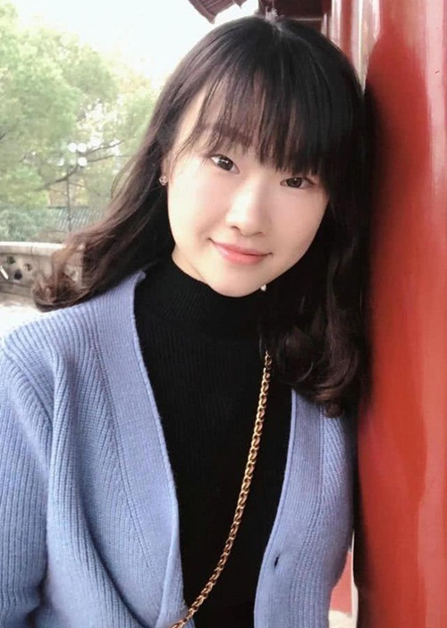 Nữ y tá xinh đẹp Điền Phương Phương.