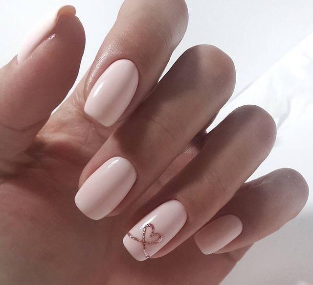Nail trắng đơn giản nhưng cực kỳ tinh tế