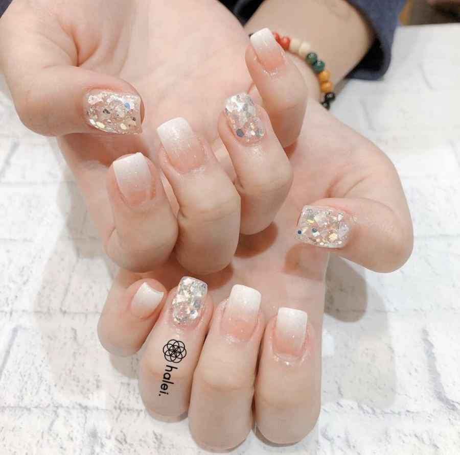 Ombre nhũ trắng