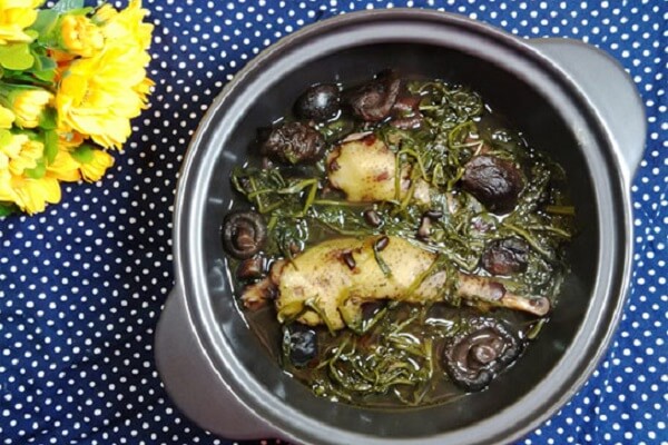 Gà tần thuốc bắc thơm ngon