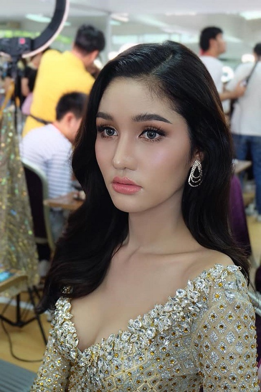 thuc-hu-chuyen-bich-phuong-tron-fan-di-thi-hoa-hau-tham-chi-nhan-duoc-giai-a-hau-1-239-4743101