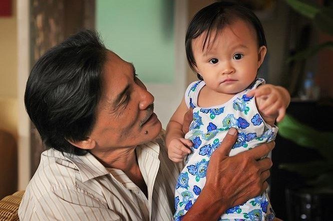 thuong-tin-u70-lay-vo-kem-32-tuoi-ong-hoang-man-anh-cuoi-doi-chat-vat-725-4777113
