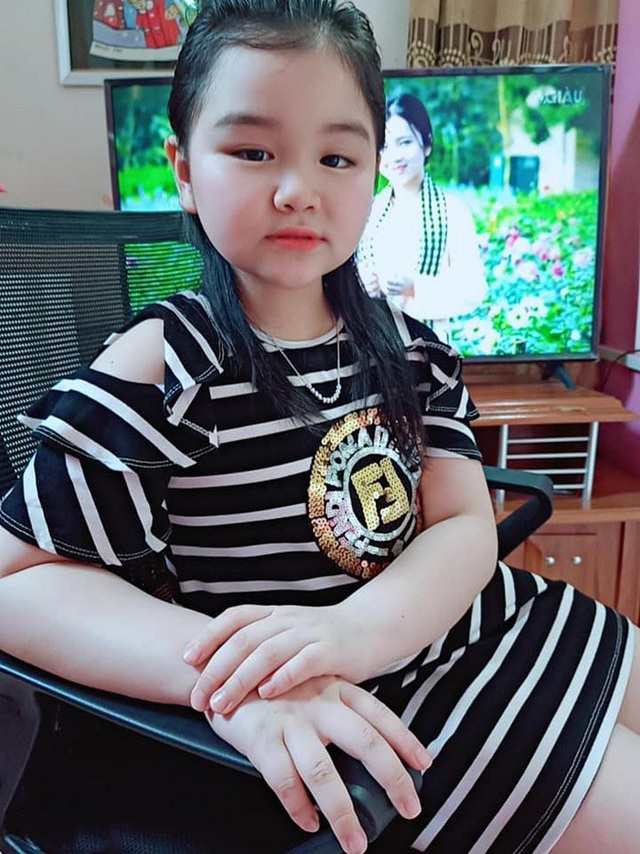 Bé Nguyệt Anh - chủ nhân bức thư đang gây chú ý trên mạng xã hội.