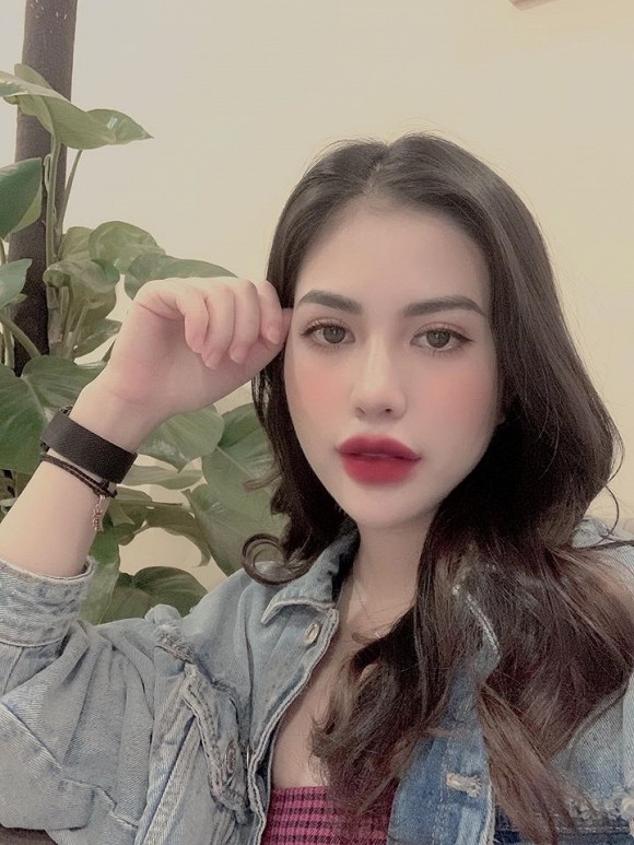 Hương Trần phủ nhận tin đồn tái hợp chồng cũ Việt Anh.