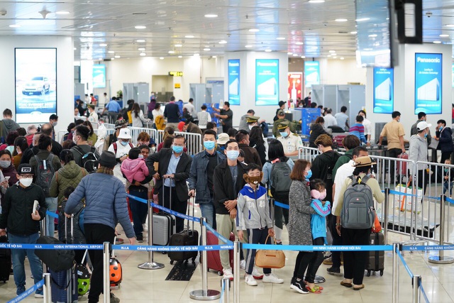 Tạm dừng tất cả các chuyến bay chở người Việt từ nước ngoài về Tân Sơn Nhất. Ảnh minh họa.