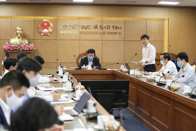 Hội nghị trực tuyến toàn quốc bàn giải pháp tinh giản chương trình và hướng dẫn dạy học qua truyền hình và trực tuyến của Bộ GD&ĐT.