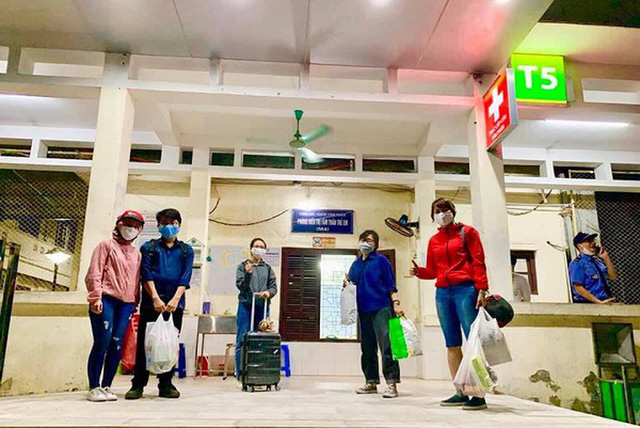 Bệnh nhân và người nhà bệnh nhân được cung cấp các nhu yếu phẩm thiết yếu.