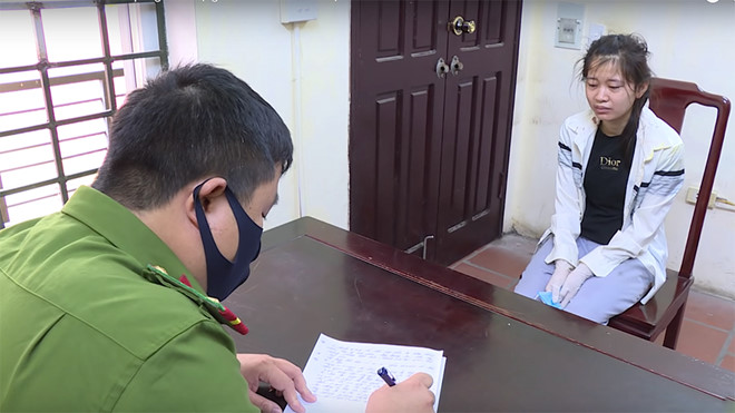Vi Thị D. tại cơ quan công an.