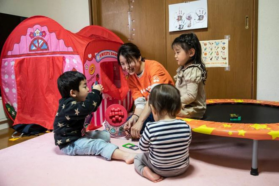 Cha mẹ nên tạo ra những trò chơi cho bé