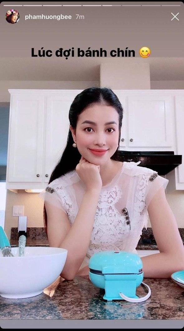 Có thể thấy, pose dáng của cô luôn thay đổi, nhanh đến độ bếp chưa bắt kịp.