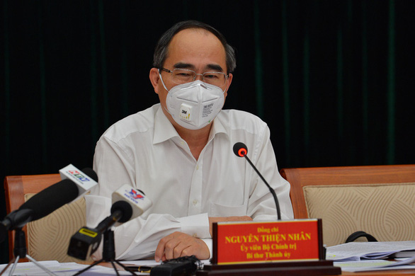 Bí thư Nguyễn Thiện Nhân cho rằng nếu giữ nhịp độ kiểm soát dịch bệnh như hiện nay, cuối quý 2, có thể chuyển sang trạng thái mới - Ảnh: Trung tâm báo chí TPHCM
