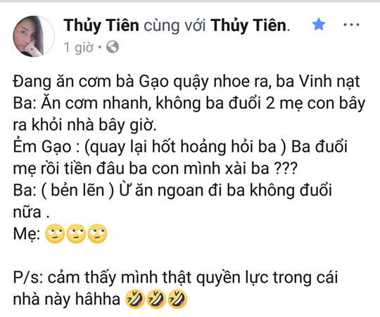 Mới đây, fans tiếp tục được phen thích thú khi Thủy Tiên chia sẻ cuộc hội thoại của ông xã Công Vinh và con gái Bánh Gạo. Cụ thể, khi đang ăn cơm, Bánh Gạo không chịu ngồi yên mà có hành động 'quậy' khiến Công Vinh phải dọa đuổi con gái và vợ ra khỏi nhà. Ngay lập tức, cô con gái nhỏ của cặp đôi có pha 'phản đòn' khiến bố phải 'ngậm ngùi'. Ngay khi chia sẻ, nhiều người tỏ vẻ thích thú trước sự đáng yêu của Công Vinh và con gái.