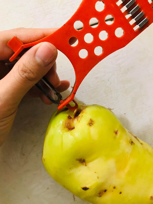 Chiếc lỗ nhỏ dùng để lấy 