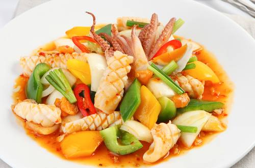 Bí quyết nấu mực xào dứa thơm ngon