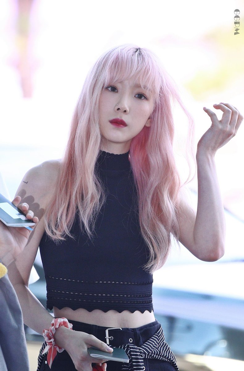 Taeyeon từng gây sốt với diện mạo mới nhất của mình đó chính là Shbet123 Link Vào ShBet Mới Nhất hồng nổi bật cùng chiếc khuyên mũi vô cùng cá tính