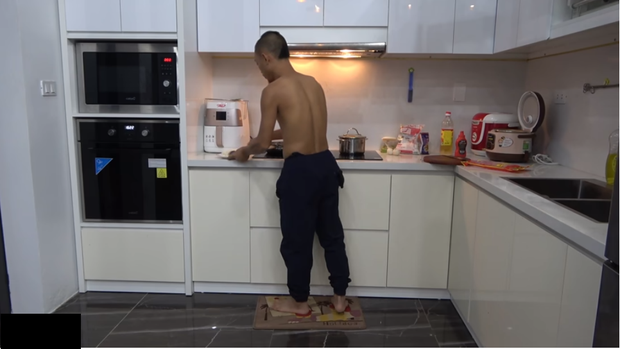 Khu bếp với đầy đủ tiện nghi.