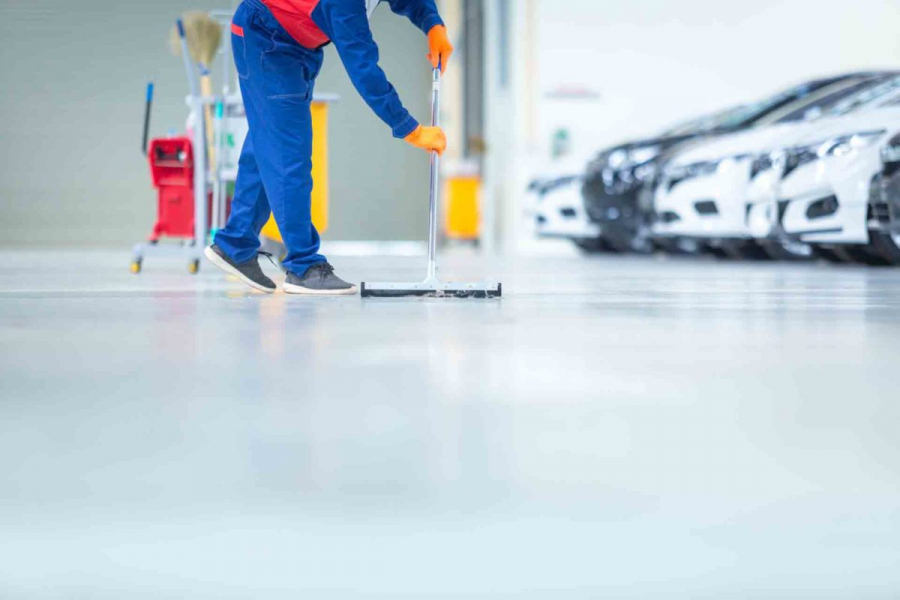 Cách tẩy vết bẩn trên sàn nhà bằng gạch 