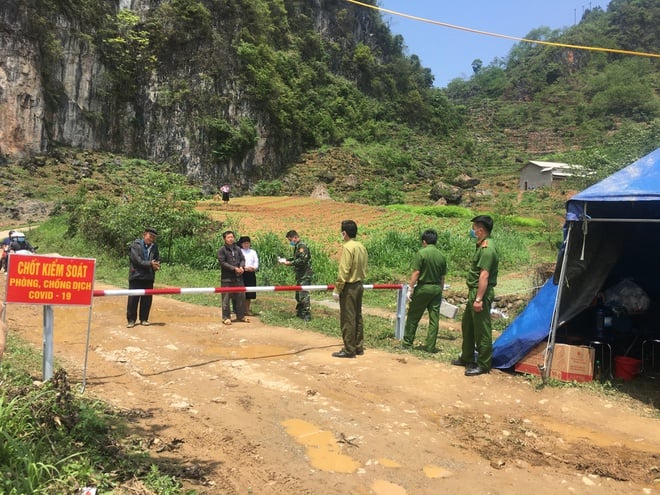 Hà Giang dỡ bỏ lệnh phong tỏa thị trấn Đồng Văn và thôn Tả Kha.