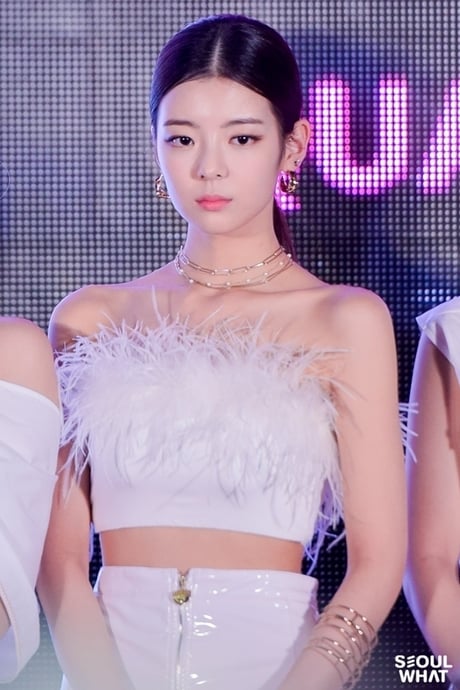 Nữ tân binh sinh năm 2000 nhà JYP lại được người hâm mộ nhận xét là mang 