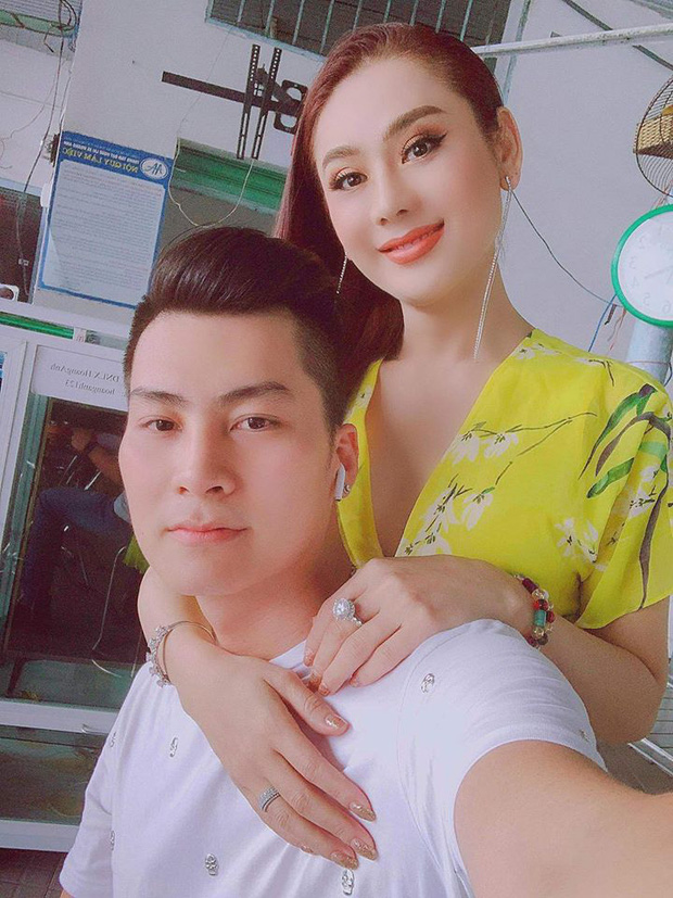 Gần 2 tuần sau ồn ào rạn nứt hôn nhân, mới đây Lâm Khánh Chi lại gây chú ý khi kể chuyện 