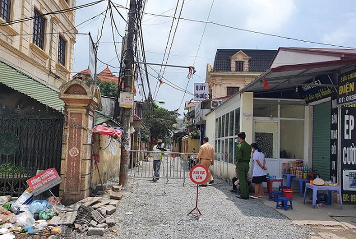 Thôn Kiêu Kỵ được phong tỏa.