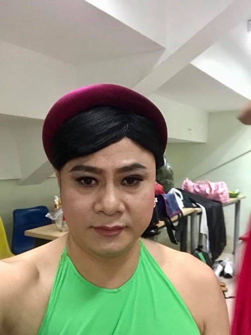 Trước đó, Tự Long đã nhiều lần giả gái.