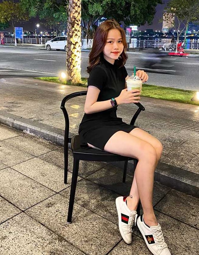 an-mac-gian-don-nhung-bong-hong-tin-don-cua-quang-hai-moi-21-tuoi-da-so-huu-nhieu-do-hieu-66-1589264842-40-width1500height1000