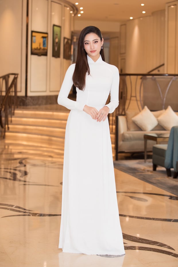 hoa-hau-luong-thuy-linh-1-1589348360687547046830