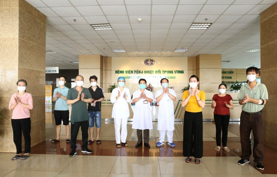 Một số bệnh nhân được công bố khỏi bệnh trước đó. Ảnh: Minh Quyết/TTXVN