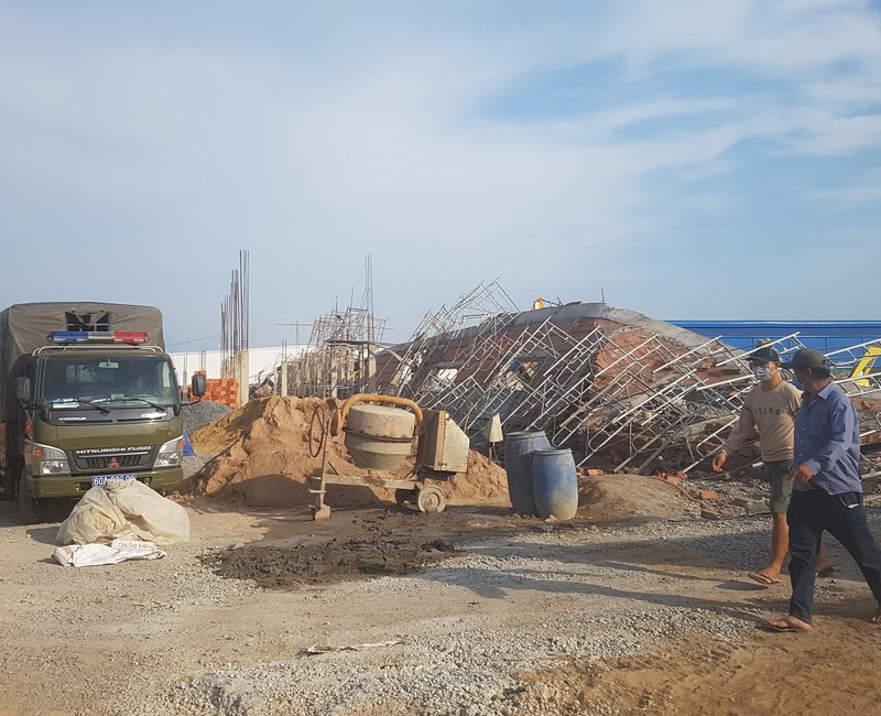Hiện trường xảy ra vụ sập tường khiến nhiều người tử vong ở Đồng Nai.