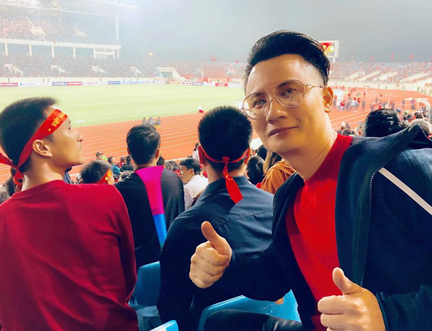 52-144-vn-thang-uae-bang-kieu-cung-dan-sao-viet-noi-loi-bat-ngo-76705087102163144817155952315305483591745536o-1573741700-width960height736-1589712787293109060480
